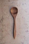 Cuillère de service en bois sculptée à la main